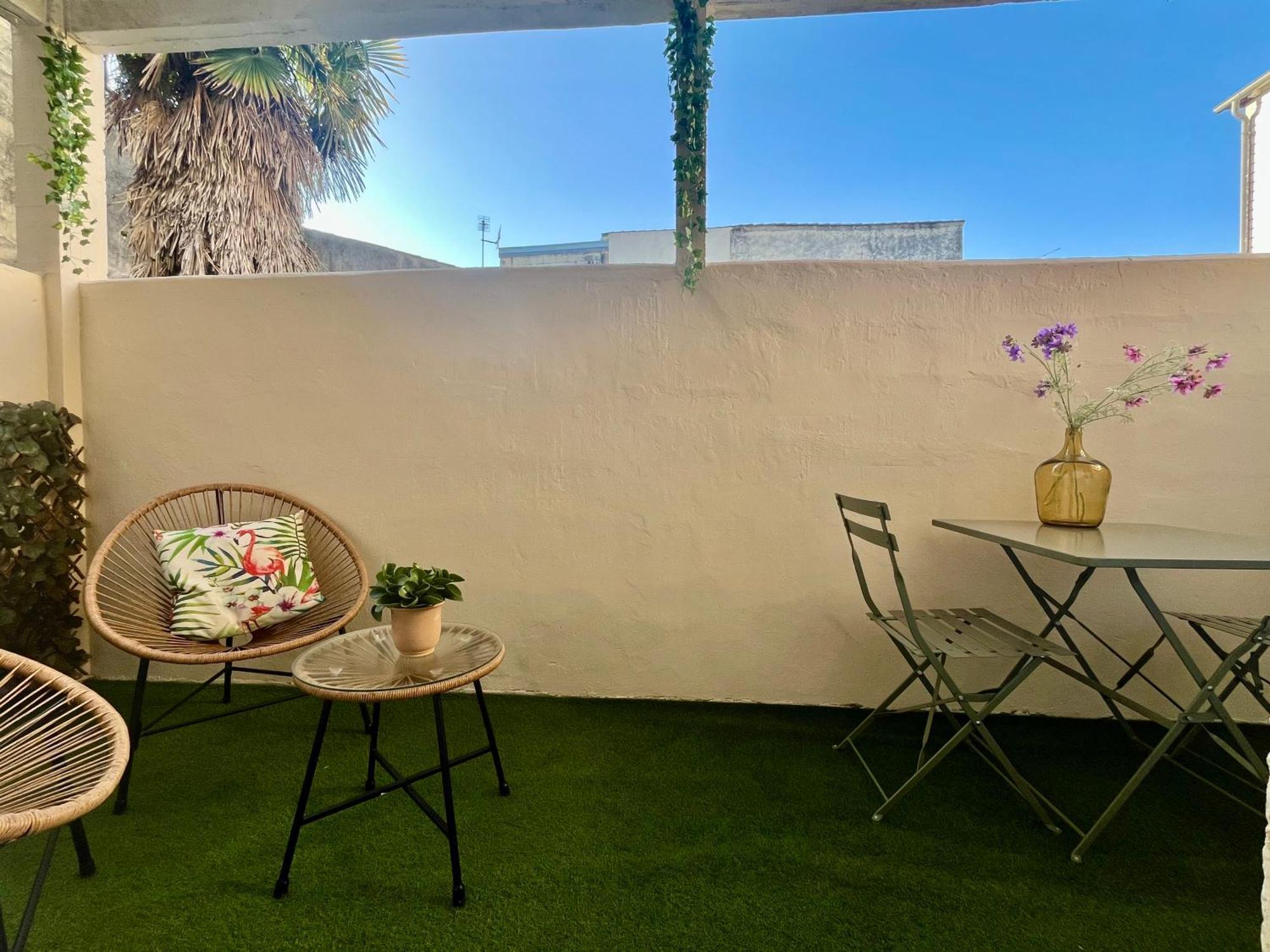 Escapade Vintage Avec Terrasse En Centre Historique Apartment La Rochelle  Bagian luar foto