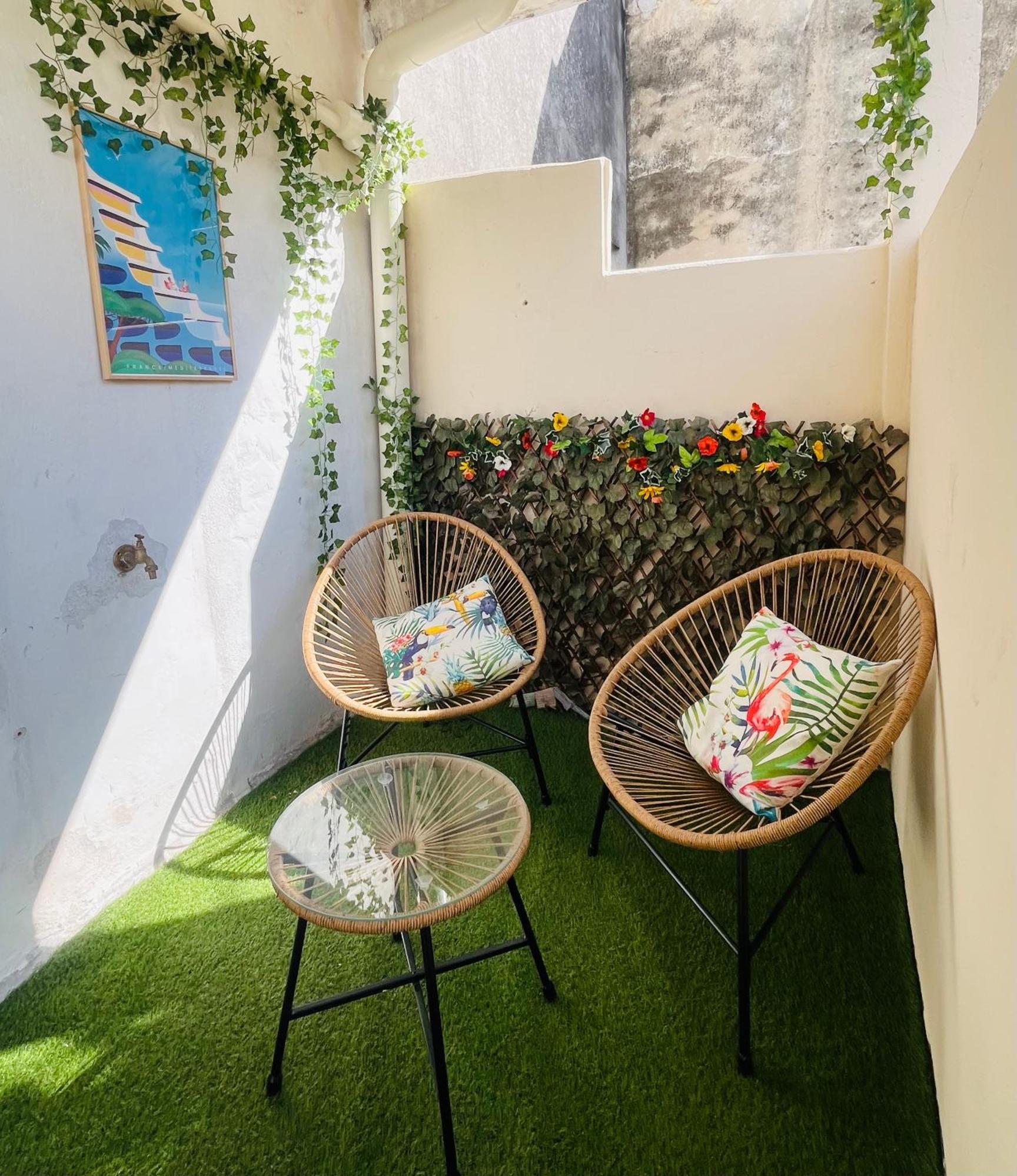Escapade Vintage Avec Terrasse En Centre Historique Apartment La Rochelle  Bagian luar foto